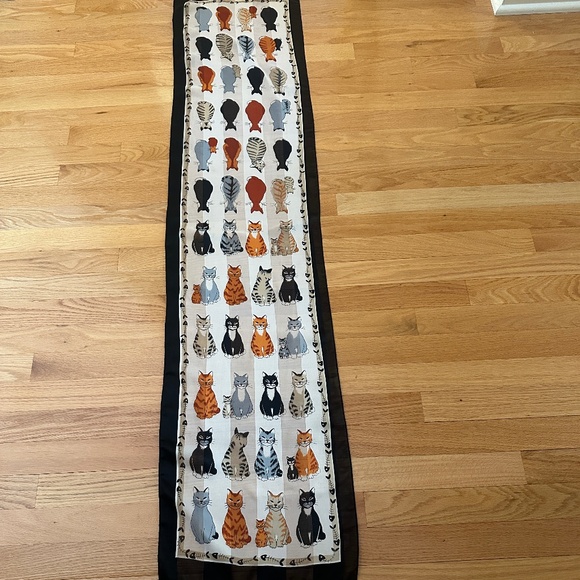 Long Scarf with Cats - Picture 2 of 15